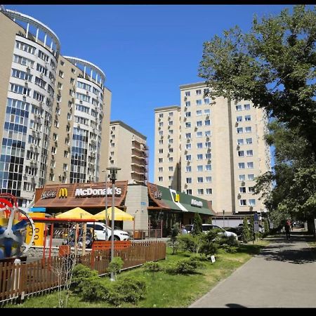 Студия В Стиле Loft В Центре Города Almaty Eksteriør bilde